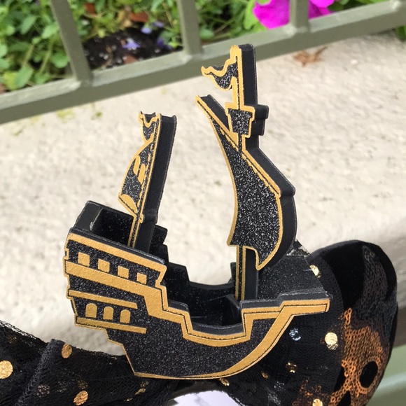 Minnie Main Attraction Pirates of the Caribbean - Picture 5 of 8